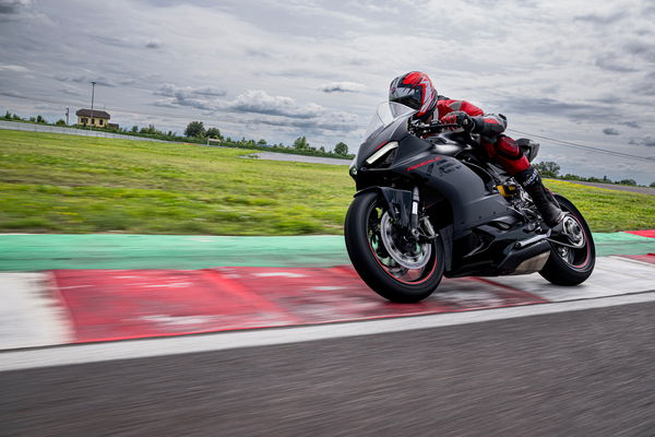 2024 Ducati Panigale V2 "Black on Black"