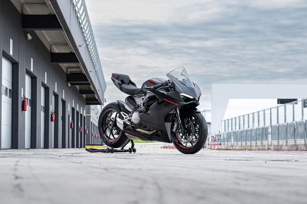 2024 Ducati Panigale V2 "Black on Black"