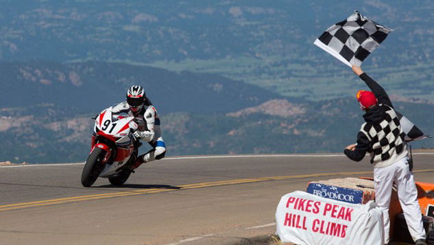 062915-pikes-peak-Tigert-honda-cbr1000rr-f-633x388.jpg