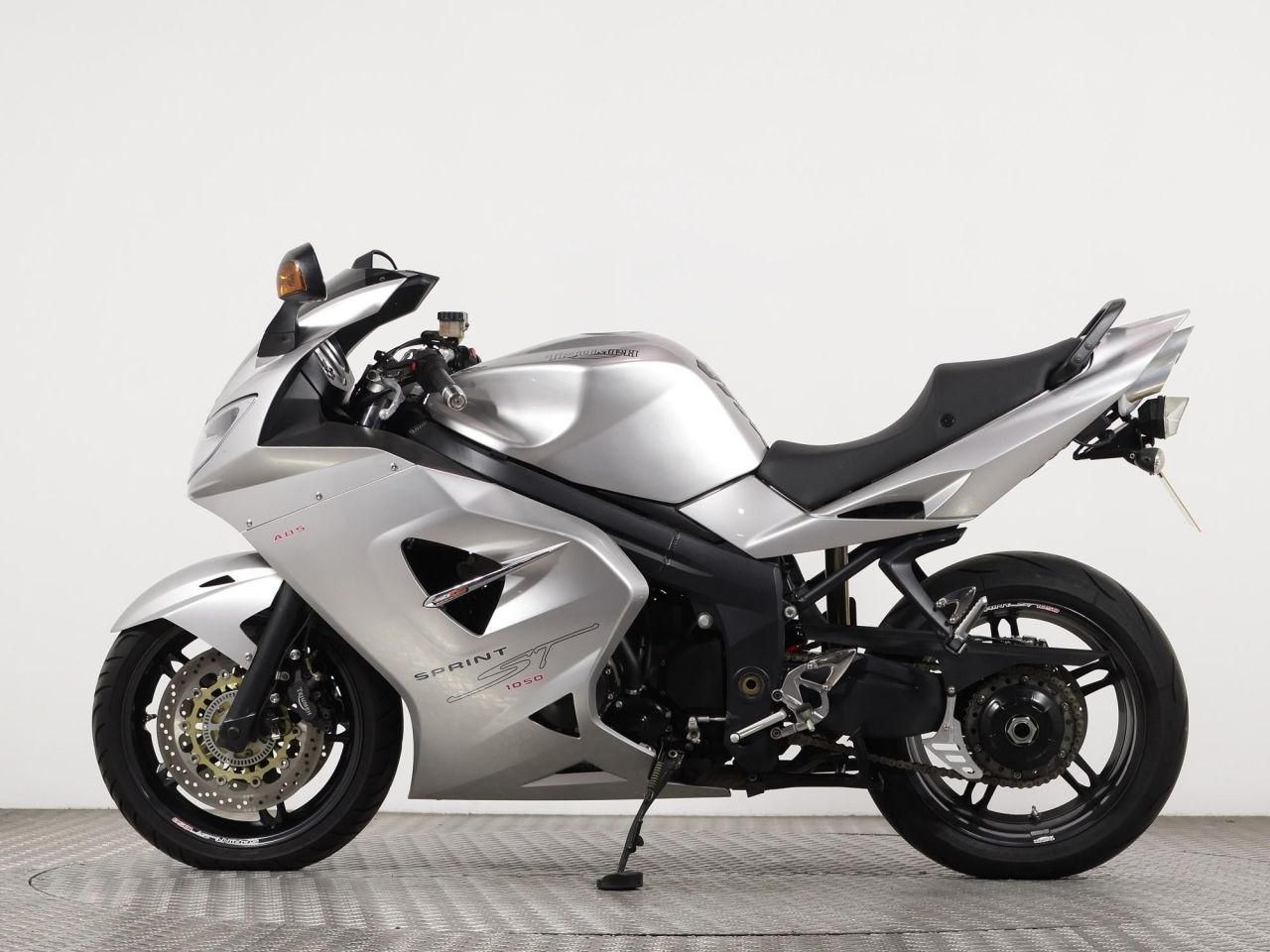 Triumph Sprint ST 1050