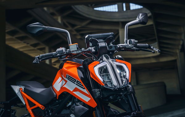 KTM 125 Duke styling