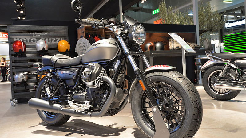Minor updates for the Moto Guzzi V9