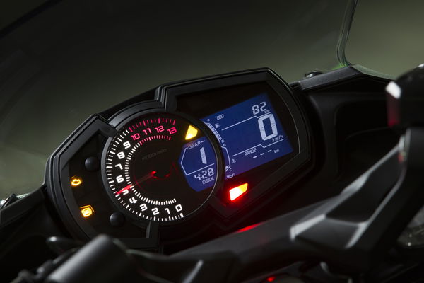 Kawasaki Ninja 650 instruments