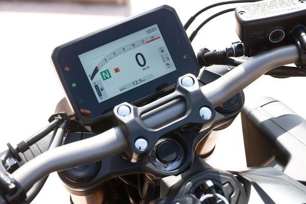 Honda CBR650R - display 