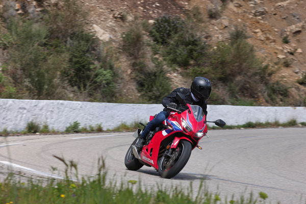 Honda CBR650R - riding