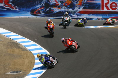  Valentino Rossi leads Casey Stoner at Laguna Seca, US GP 2008