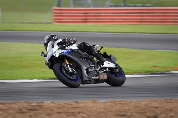 Yamaha YZF-R1M (2019) Review