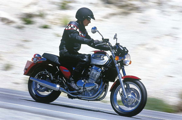 2002-Triumph-Thunderbirda.jpg