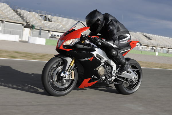 2010-Aprilia-RSV4Factorya.jpg