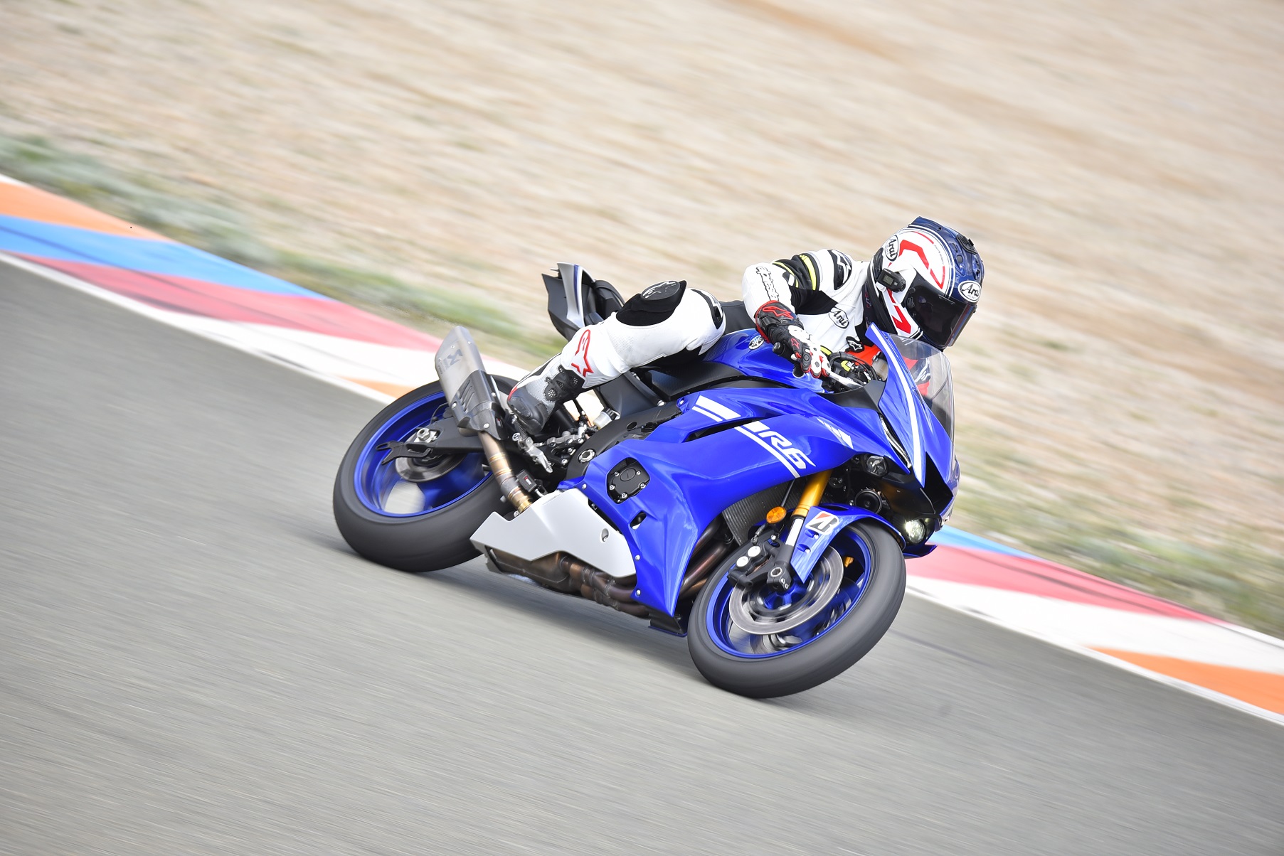 First ride: 2017 Yamaha YZF-R6 review