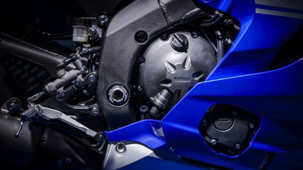 First ride: 2017 Yamaha YZF-R6 review