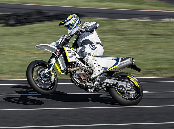 2017-Husqvarna-701-Supermoto-