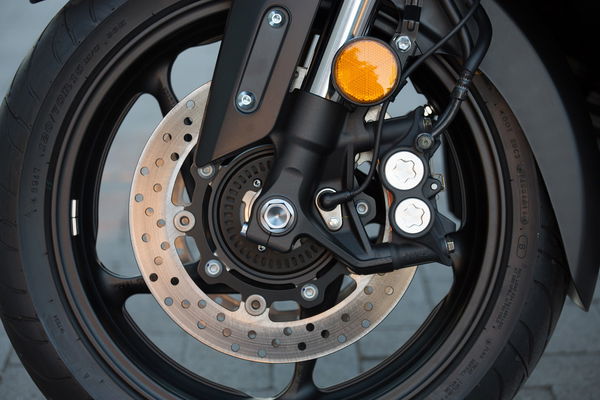 2017 Yamaha TMAX brakes