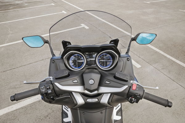 Yamaha TMAX dash