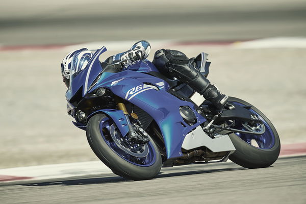 New Yamaha R6 revealed