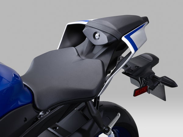 New Yamaha R6 revealed