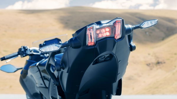 Yamaha reveals ‘Niken’ three-wheeler