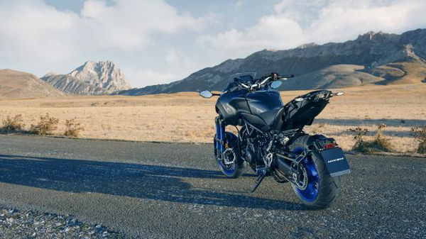 Yamaha reveals ‘Niken’ three-wheeler