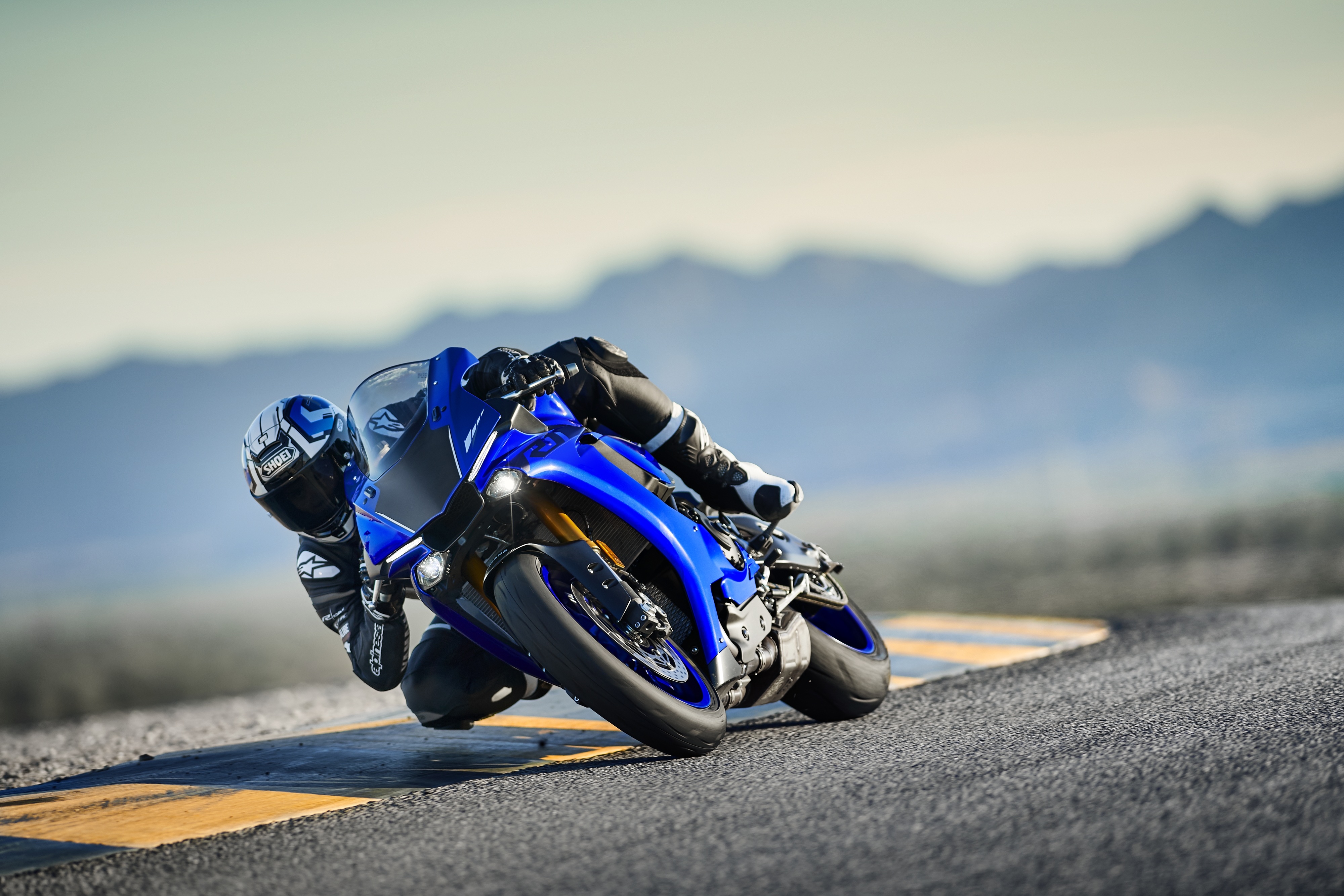 Updates to Yamaha YZF-R1 and YZF-R1M revealed at EICMA