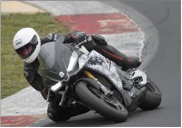 2021 Aprilia RSV-4 track test