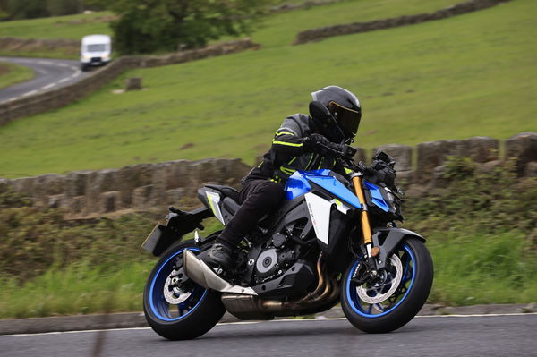 2021 GSX-S1000 Visordown review