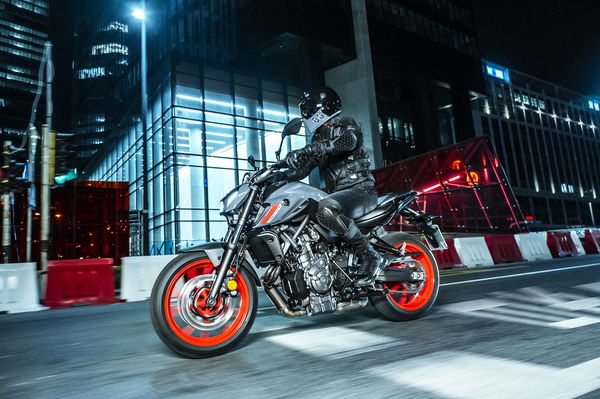 2021 Yamaha MT-07 riding