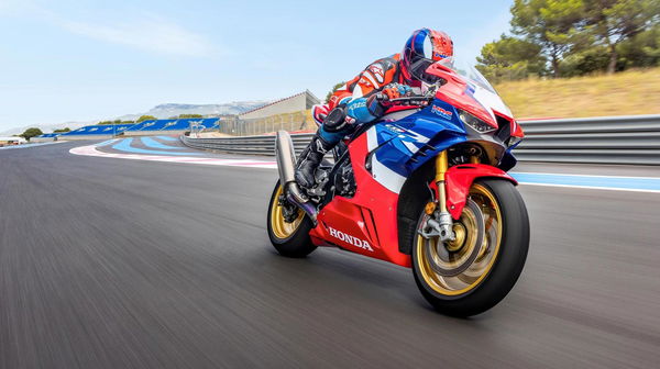 2022-Honda-CBR1000RR-R-Fireblade-SP1.jpg