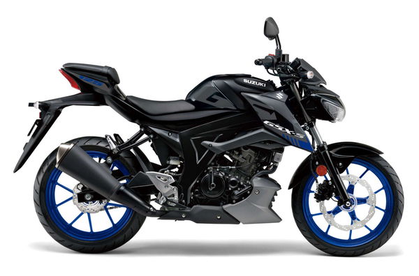 Suzuki GSX-S125, black, side shot.