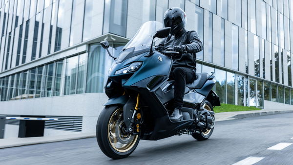 Updates to the Yamaha TMAX and TMAX Tech MAX sport scooters announced for 2022