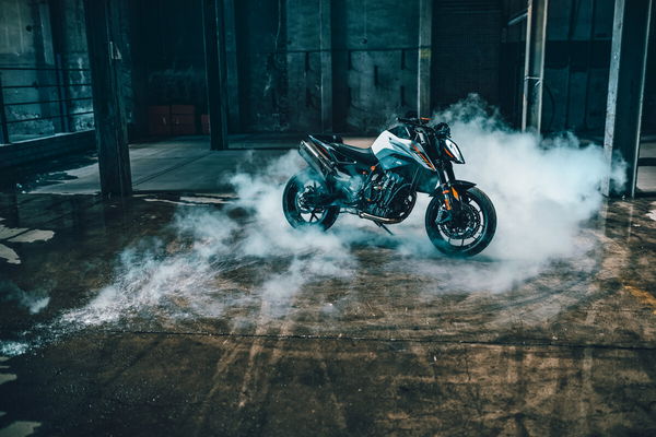 2023 KTM 790 Duke. - KTM