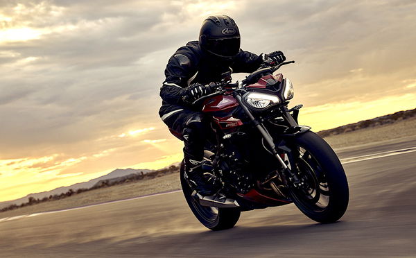 2023 Triumph Street Triple 765 RS.jpg