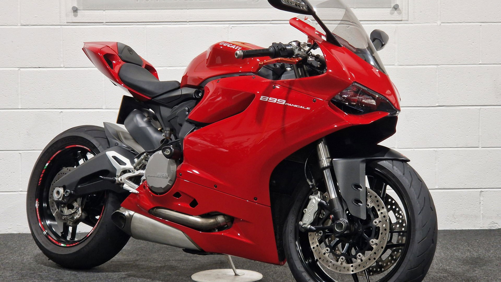 Ducati 899 Panigale - front