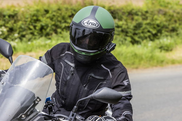 Cardo Packtalk Pro on Arai helmet