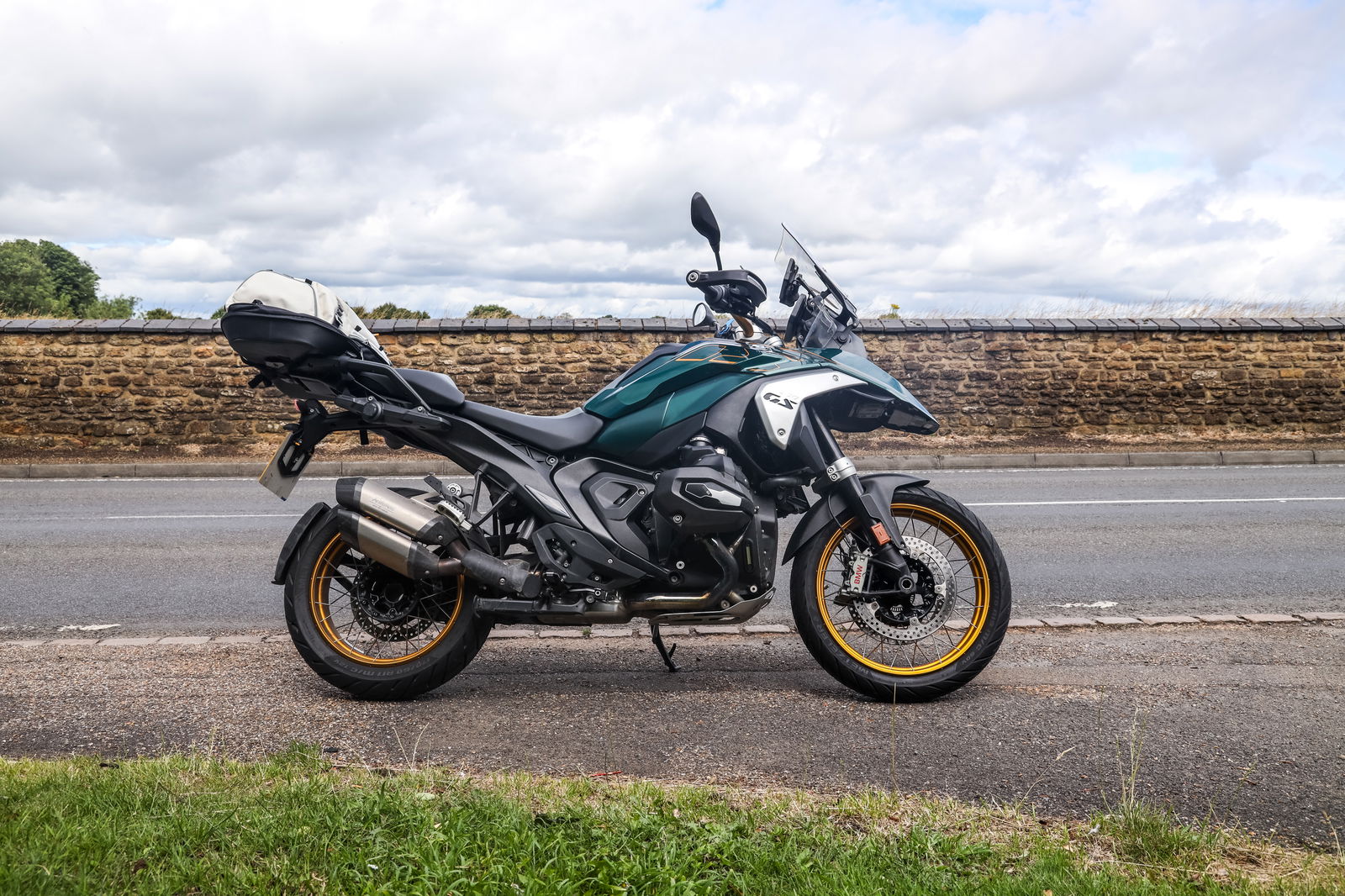 BMW R1300 GS - side