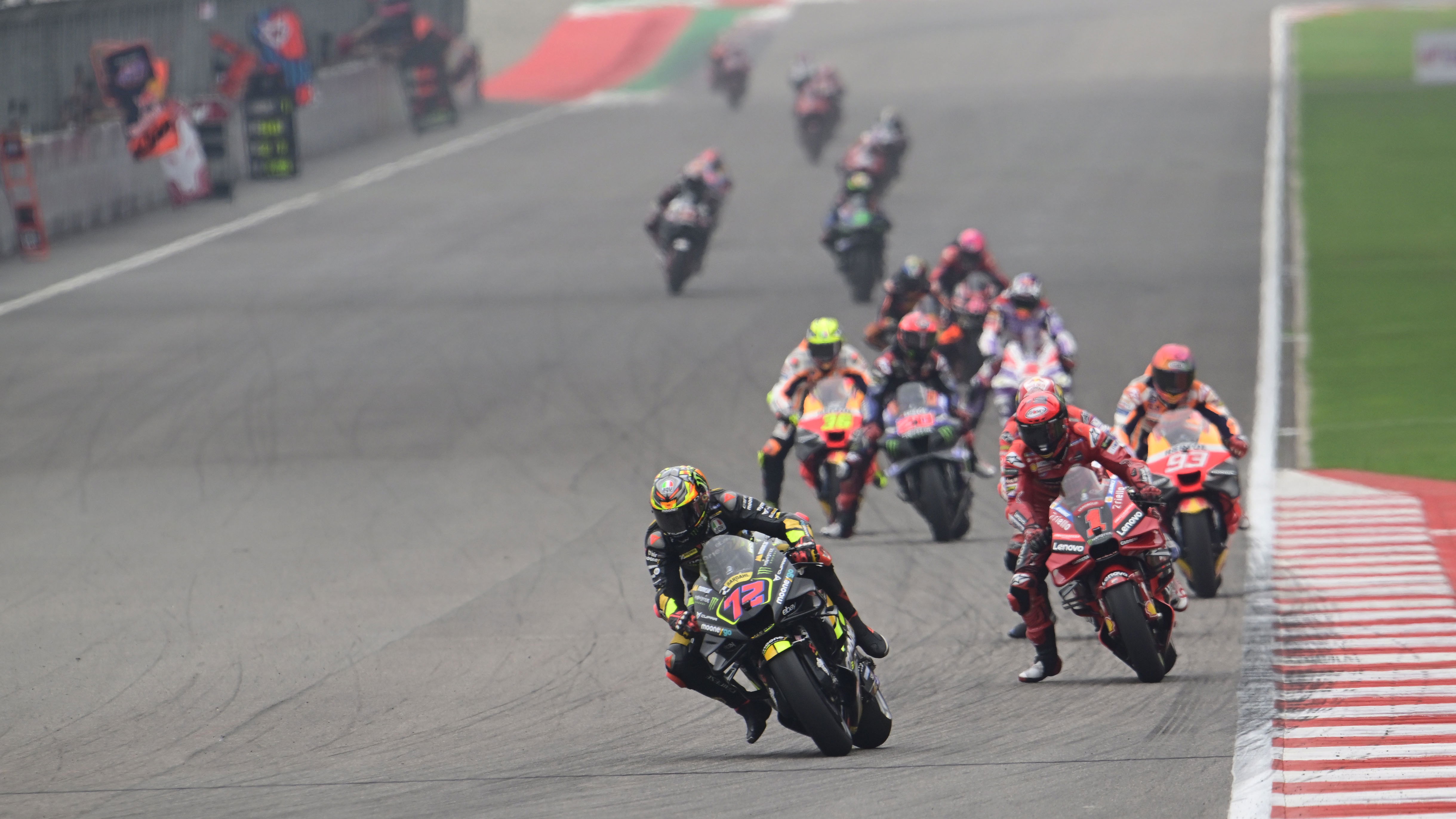 Marco Bezzecchi leads 2023 MotoGP Indian Grand Prix. - Gold and Goose.