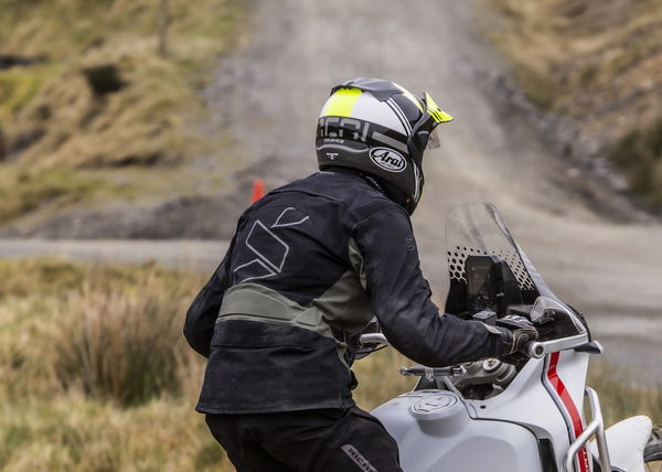 Spada Ascent V3 jacket - on rider