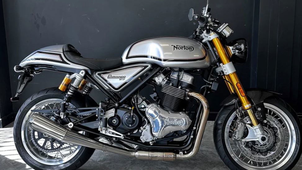 Norton Commando 961 SP