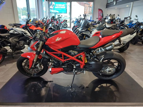 Ducati Streetfighter 848 - side