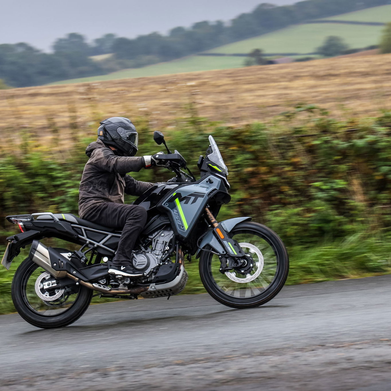 CFMoto 450MT - riding 