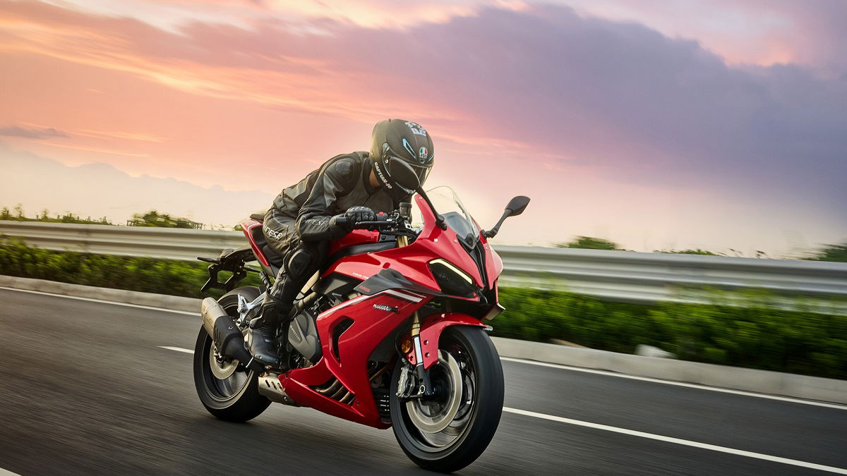 QJMotor SRK 800 RR