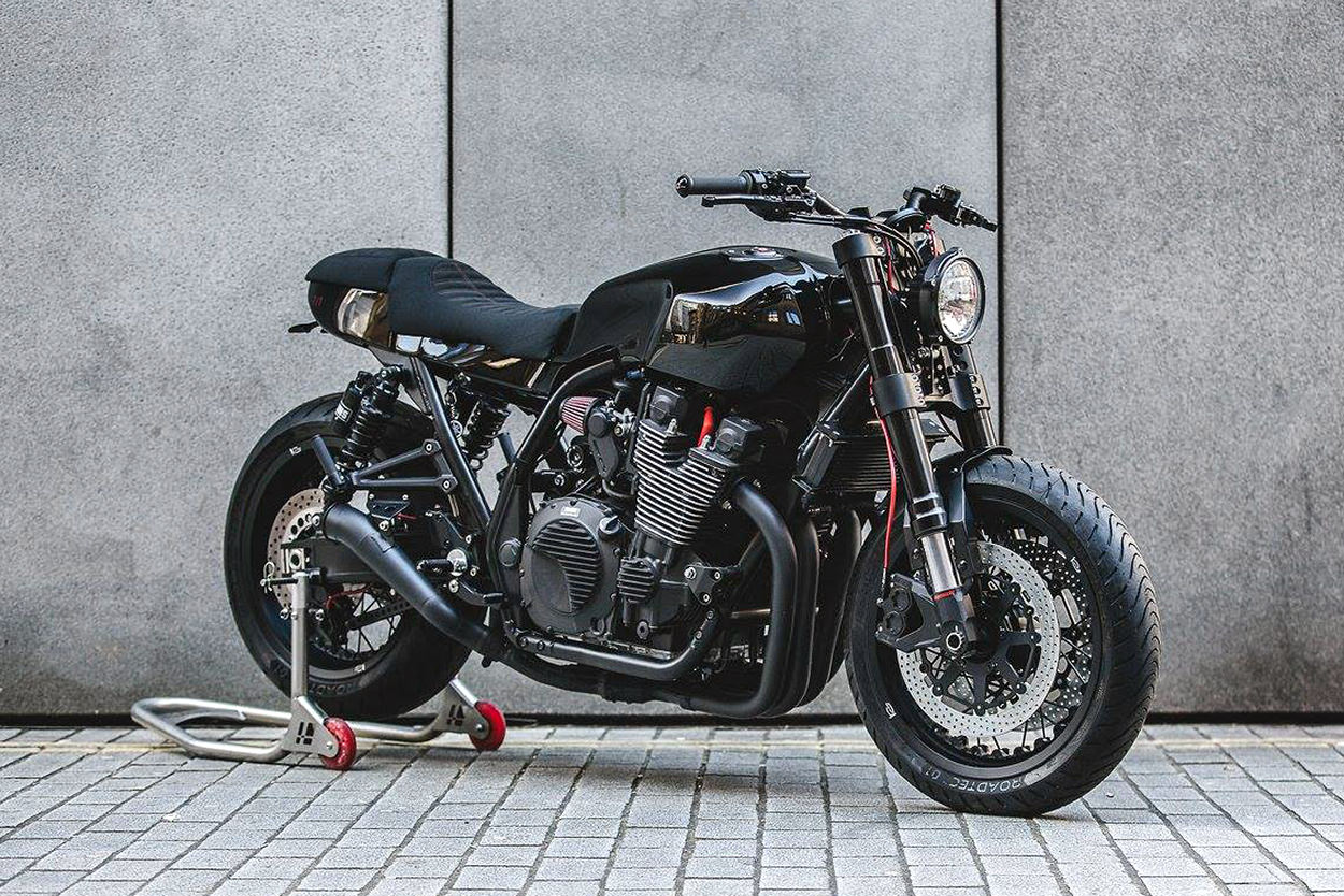 A Yamaha XJR1300 created by Debolex