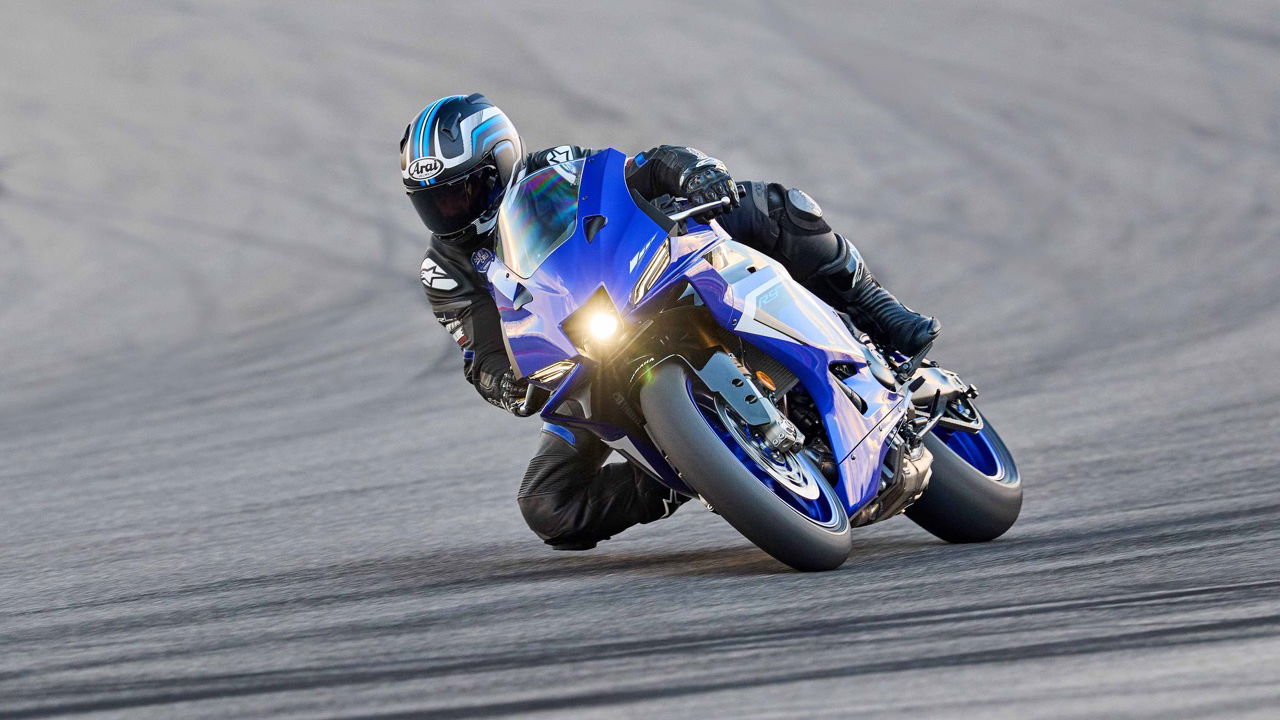 The R9 on track