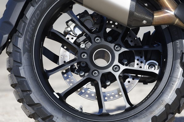 BMW R1300 GS Adventure - rear wheel detail