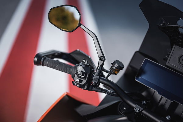 The five way joystick and mode buttons on the new KTMs