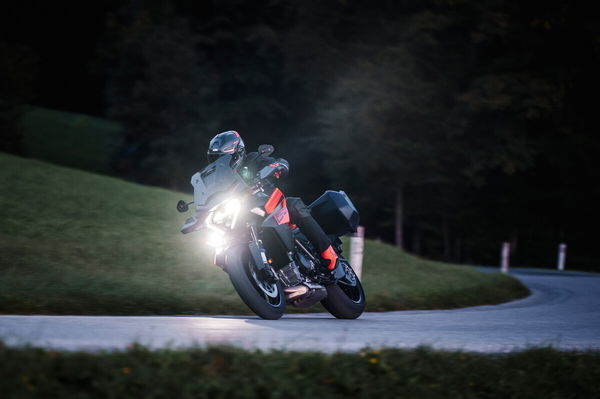 2025 KTM 1390 SUPER DUKE GT 