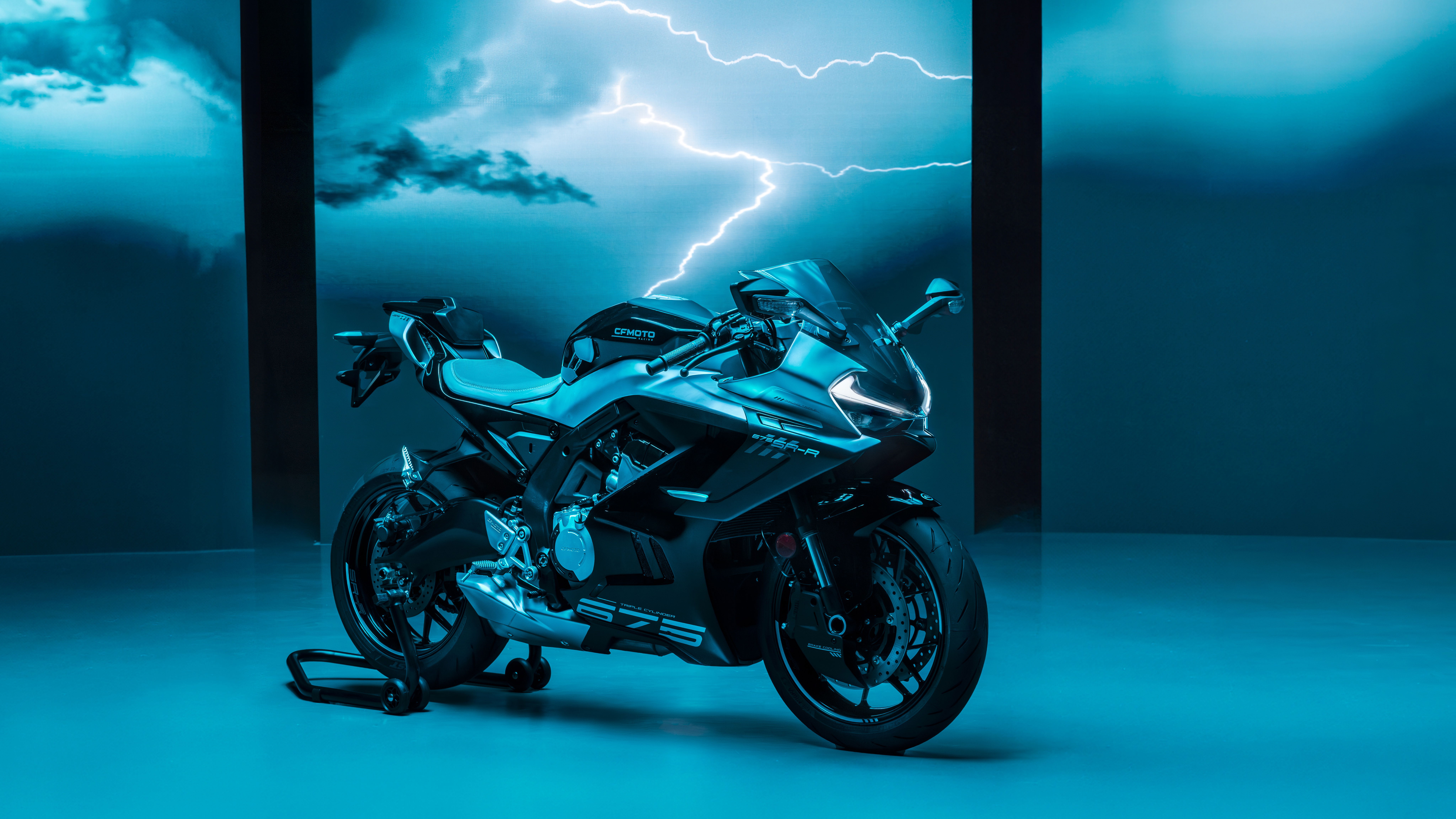 New CFMoto 675SR-R