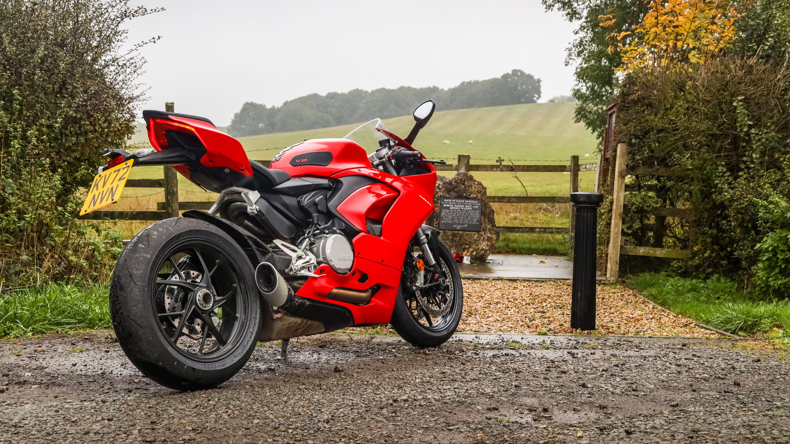 Ducati Panigale V2 - rear