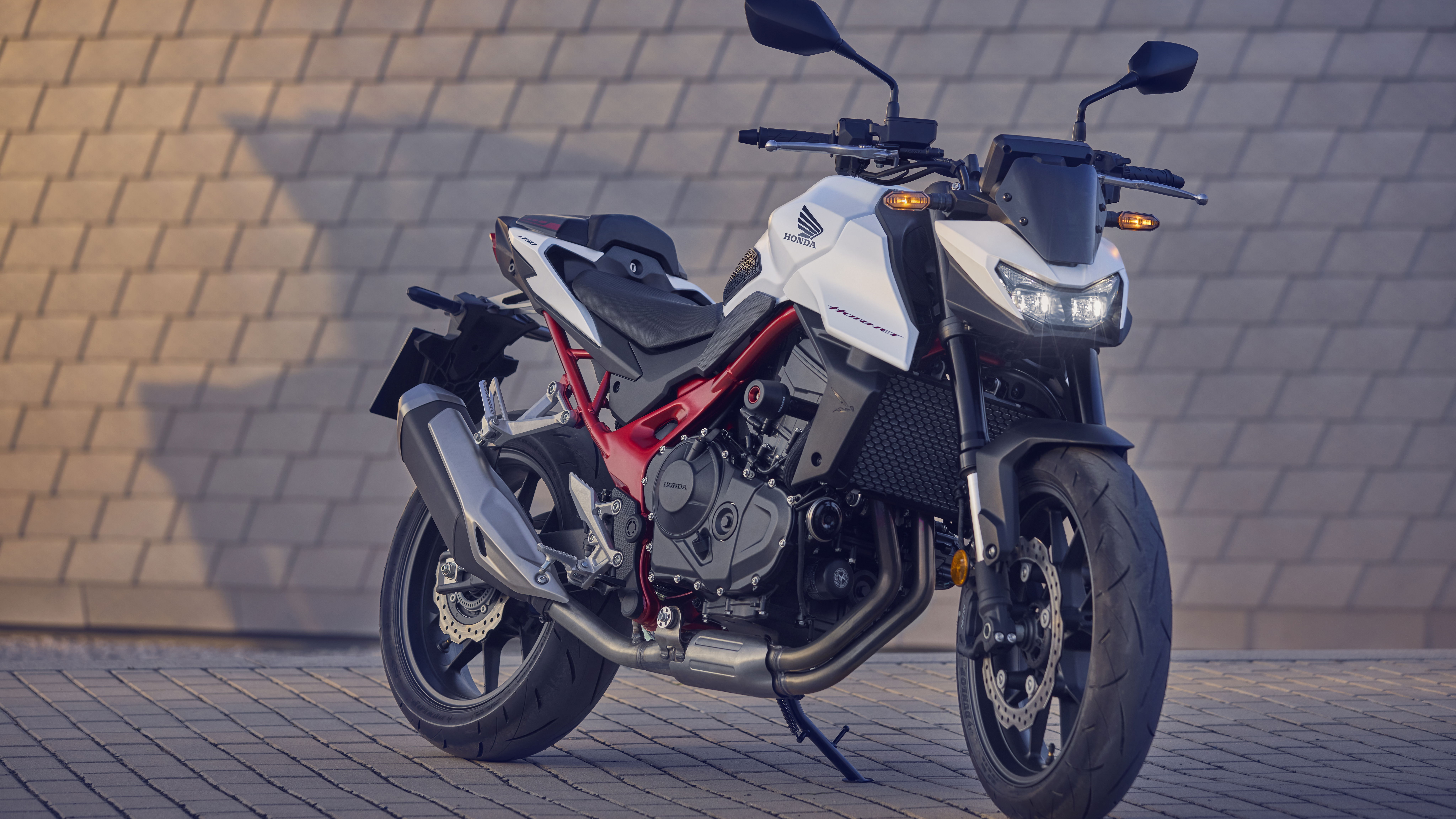 2025 Honda CB750 Hornet - front