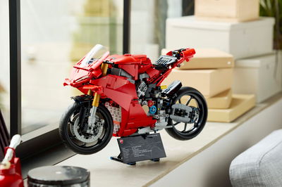 Ducati Panigale V4 S in Lego form