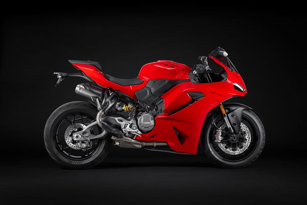 2025 Ducati Panigale V2 - side